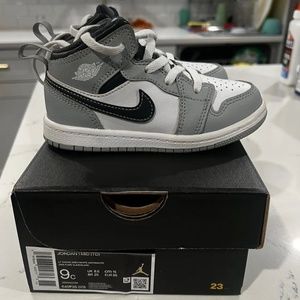 Jordan 1 Mid 9C